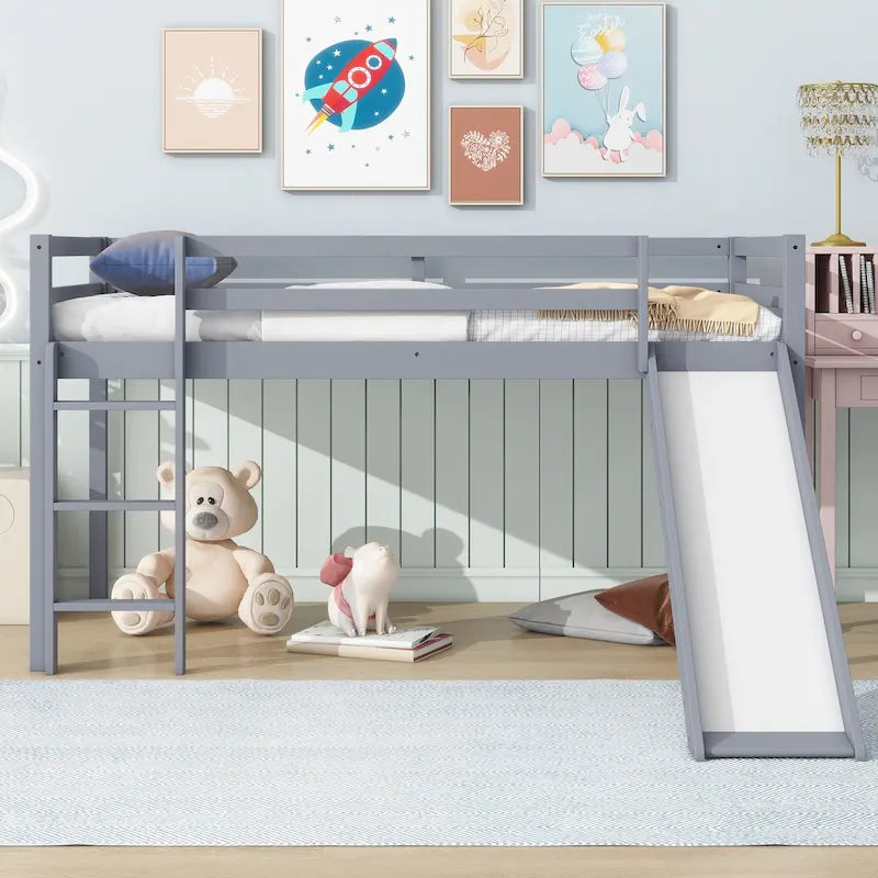 Letto a soppalco singolo con scivolo e design ribassato