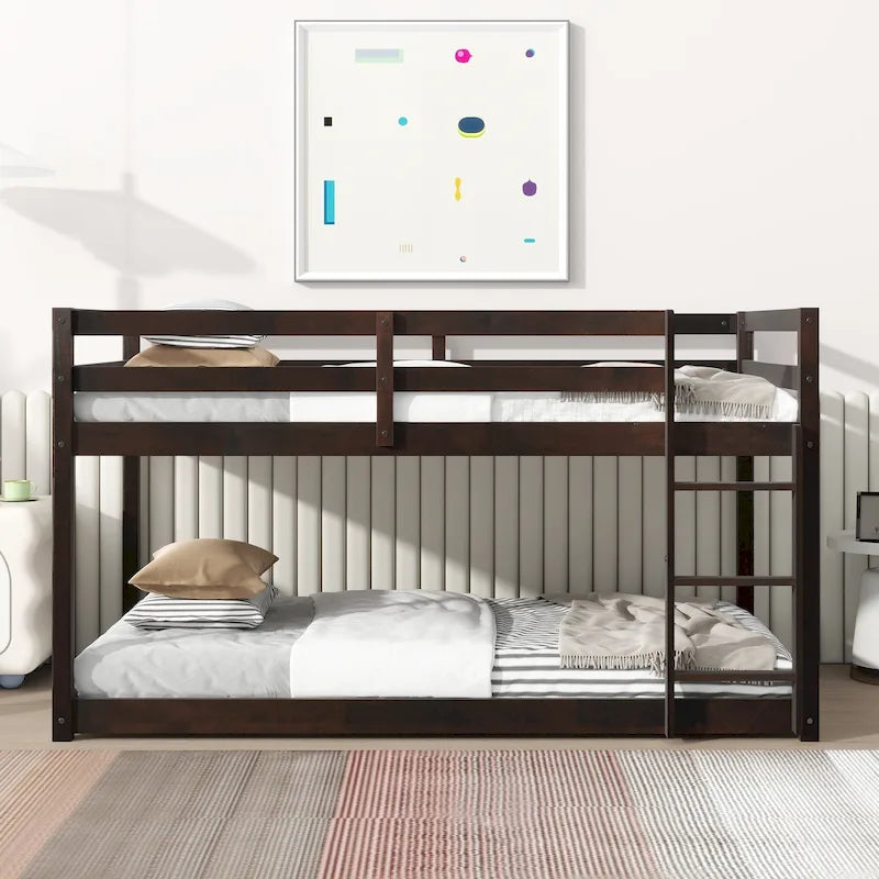 Letto a soppalco singolo con due reti a piattaforma da 13 doghe e design a basso profilo