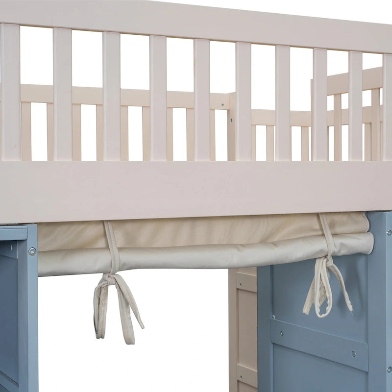 Weißes Hochbett in Full-Größe aus Massivholz mit Stauraumschränken und Vorhang
