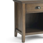 Comodino stile Normandia – Tavolino classico in legno per camera da letto