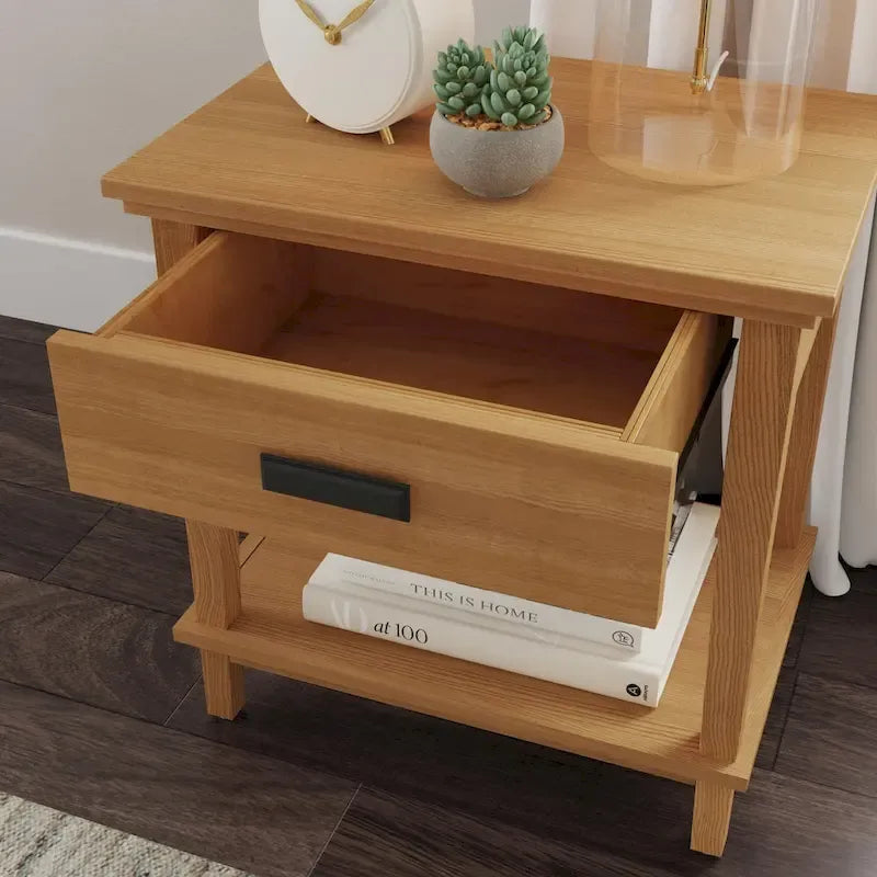 Letto matrimoniale artigianale con due comodini a giorno – Finitura rovere chiaro