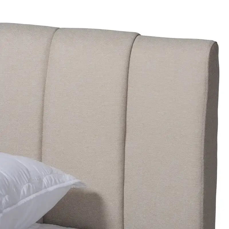 Letto a piattaforma imbottito in tessuto beige chiaro moderno di metà secolo