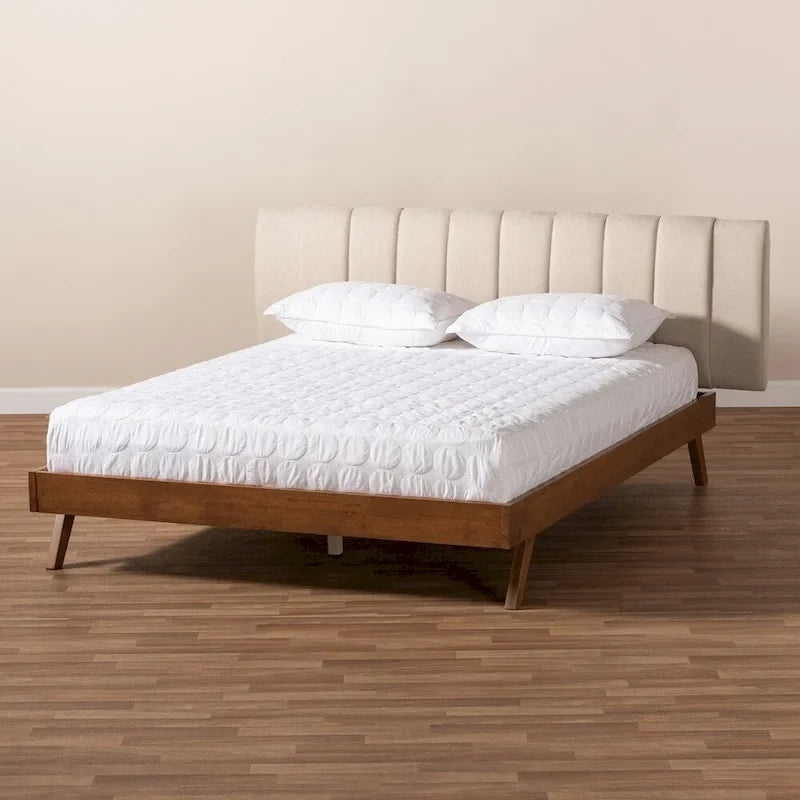Letto a piattaforma imbottito in tessuto beige chiaro moderno di metà secolo