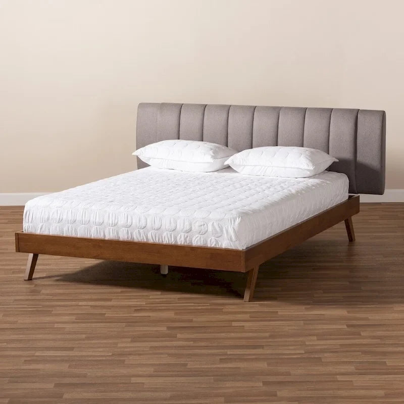Letto a piattaforma imbottito in tessuto beige chiaro moderno di metà secolo